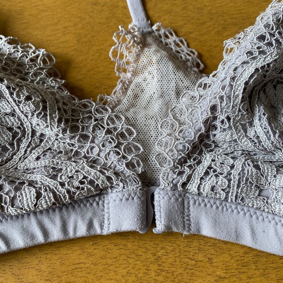 Lace Front Closure Racerback Bra - Picture 3 of 11